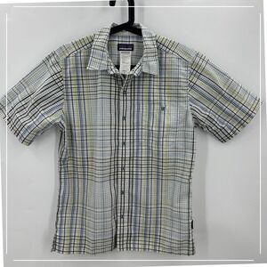 Patagonia Puckerware Athleisure Plaid Short Sleeve Button Up Shirt‎ Mens Size S